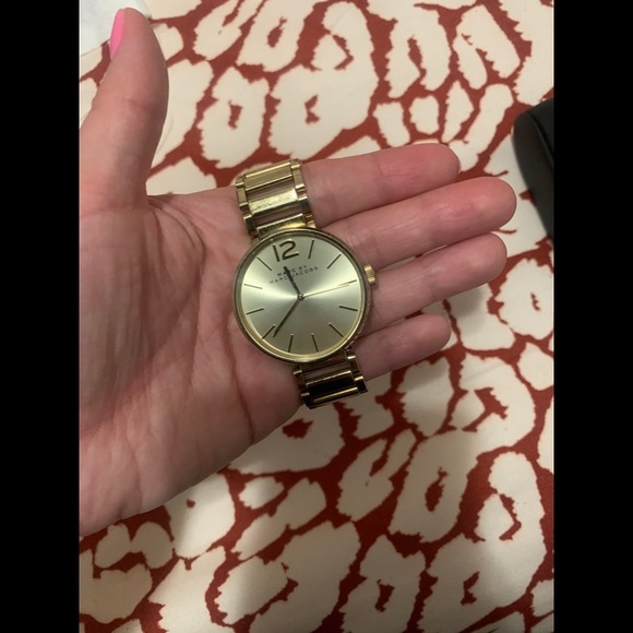 Marc By Marc Jacobs Gold Women’s Watch - Picture 4 of 8